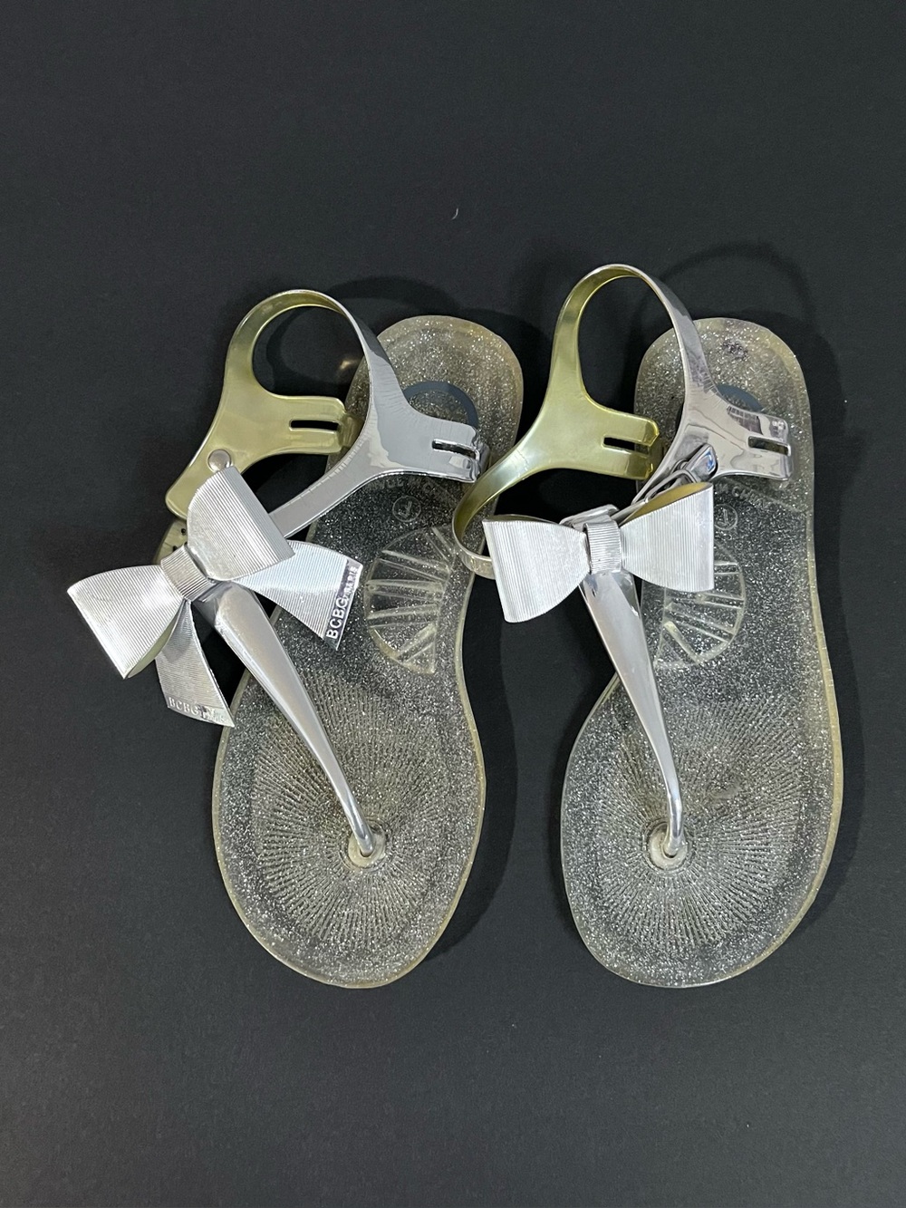 BCBG Paris Metallic Bow Sandals Women 7
